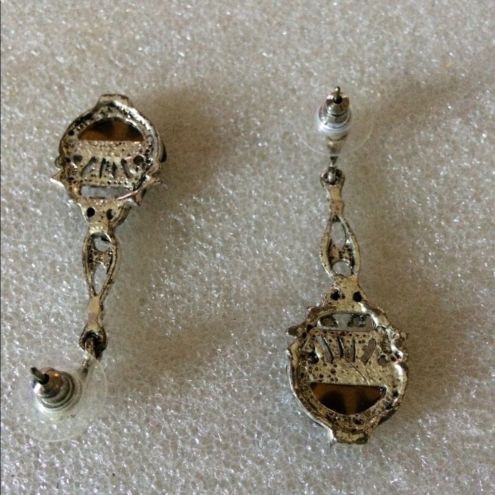 Long earrings - Picture 3 of 3